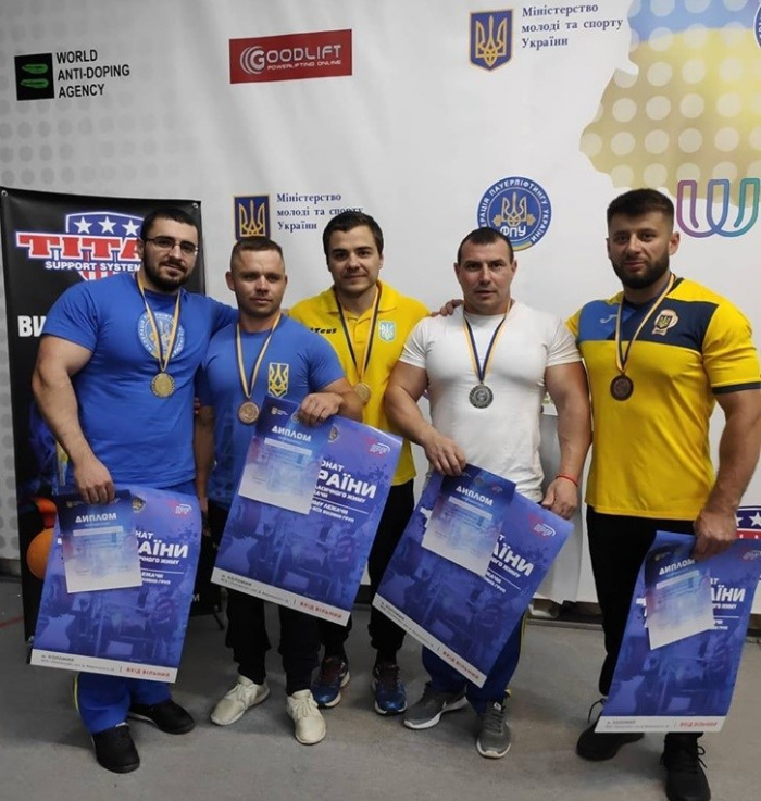 Закарпатські пауерліфтери б’ють рекорди на чемпіонаті країни