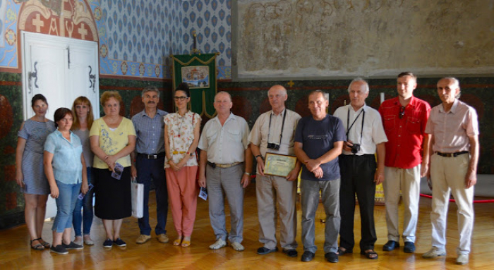 Від репортажу до документалістики: в Ужгороді триває фотовиставка робіт Штефана Іжо
