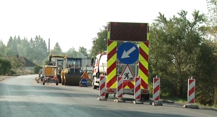 Ремонтники траси "Мукачево-Рогатин" обіцяють що за місяць-півтора закарпатці побачать вже готову дорогу