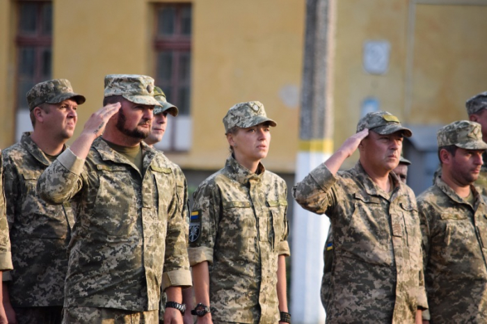 В Ужгороді кращих військових відзначили грамотами, нагородами та вручили військові звання (ФОТО)