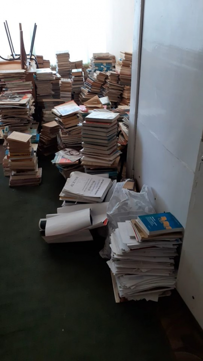 Студенти УжНУ збирають макулатуру – мріють про свою лаунж-зону