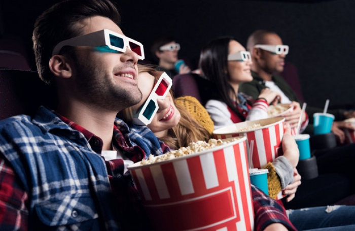 Жовтень. Кіно. Uzhgorod.net.ua. Традиційний розіграш квитків уже всередині