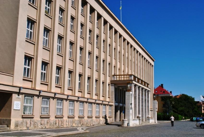 У приміщенні Закарпатської ОДА виникла пожежа?