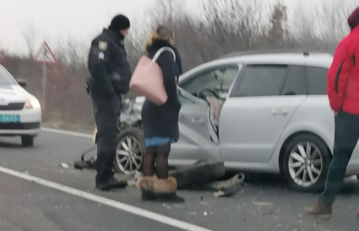 Потрійна ДТП на Мукачівщині: рух автотрасою ускладнено (ФОТО, ВІДЕО)