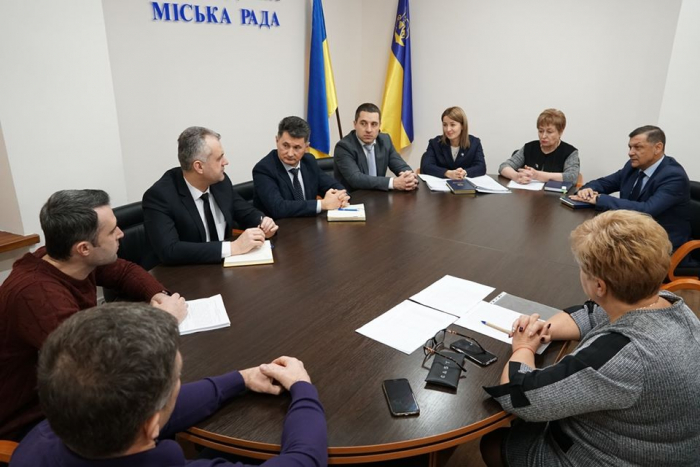 В Ужгородській міськраді вирішують, як будуть навчатися в школах міста діти з навколишніх сіл