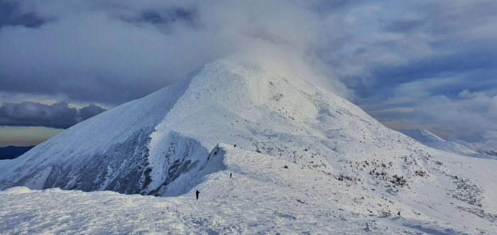 У новорічну ніч на Говерлі закарпатські рятувальники шукали поблукалого туриста з Тернопільщини