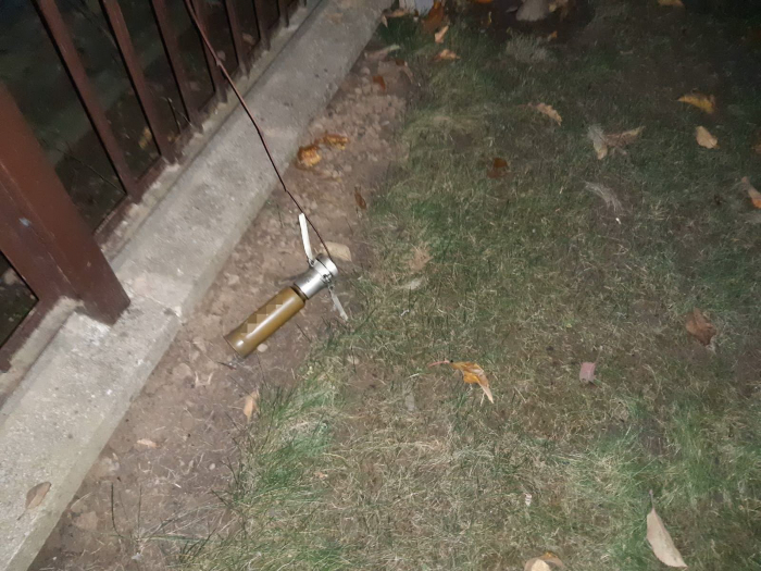 Новорічний салют по-мукачівськи? Поліція шукає чоловіка який вистрілив з гранатомета