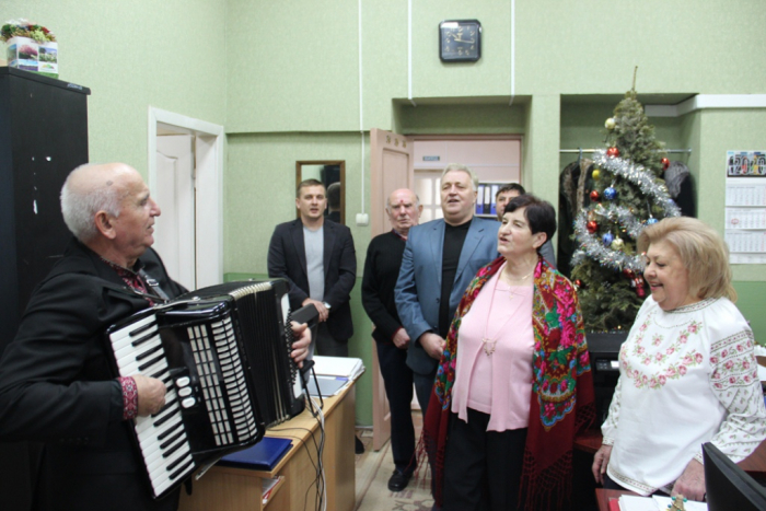 На Щедрий вечір до податківців Закарпаття завітали колядники