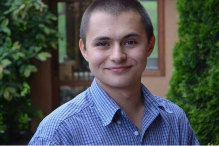 Закарпатців просять долучитися до допомоги Роберту Шафарю: юнак переніс уже шосту операцію