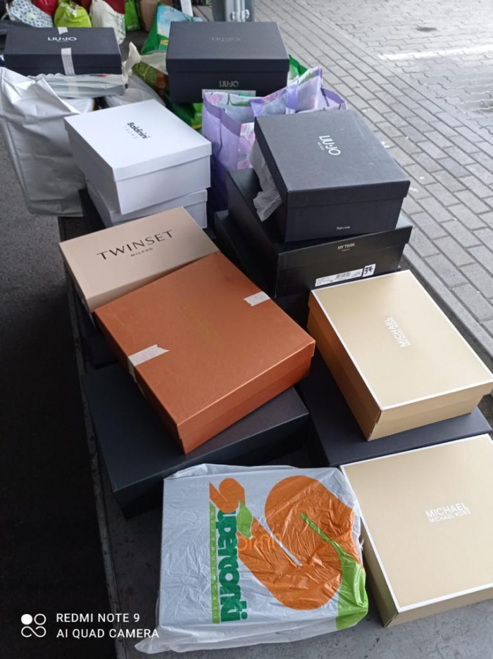 Закарпатські митники вилучили у водія не задеклароване брендове взуття із Італії