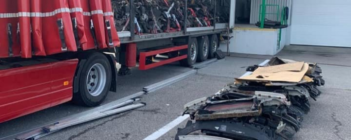 Незадекларовані автозапчастини виявили закарпатські митники на посту "Ужгород"