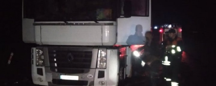 На трасі в Закарпатській області горів вантажний автомобіль: причини та збитки встановлюють