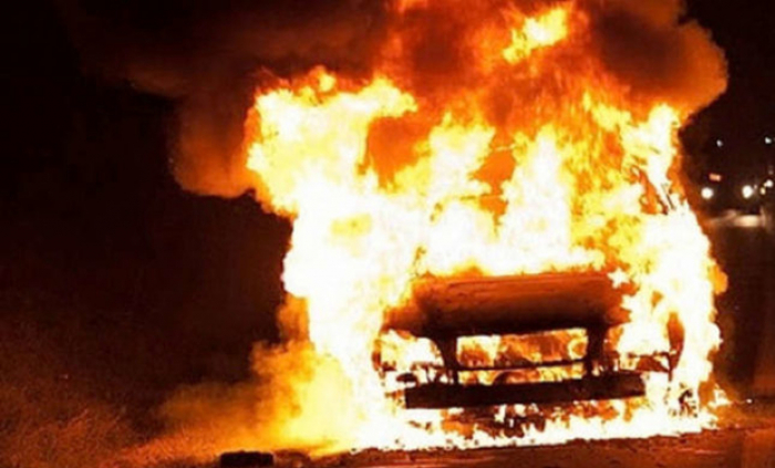 На Тячівщині спалили автомобіль
