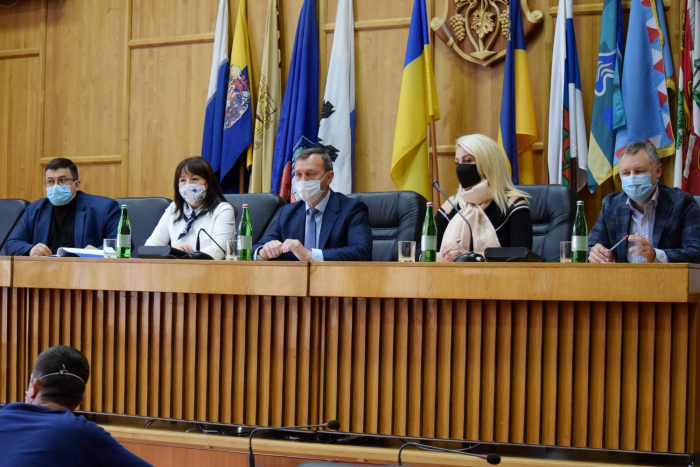 Маршрутом „Пл. Корятовича – міський цвинтар „Барвінок” в Ужгороді їздитиме новий автобус "Електрон"