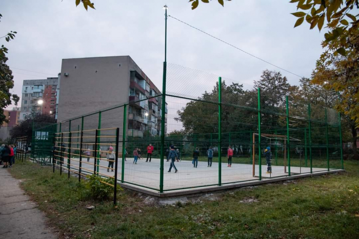 Незабаром в Ужгороді з'явиться новий майданчик зі штучним покриттям
