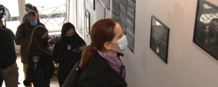 В Ужгороді відкрили фотовиставку "Життя після насильства"