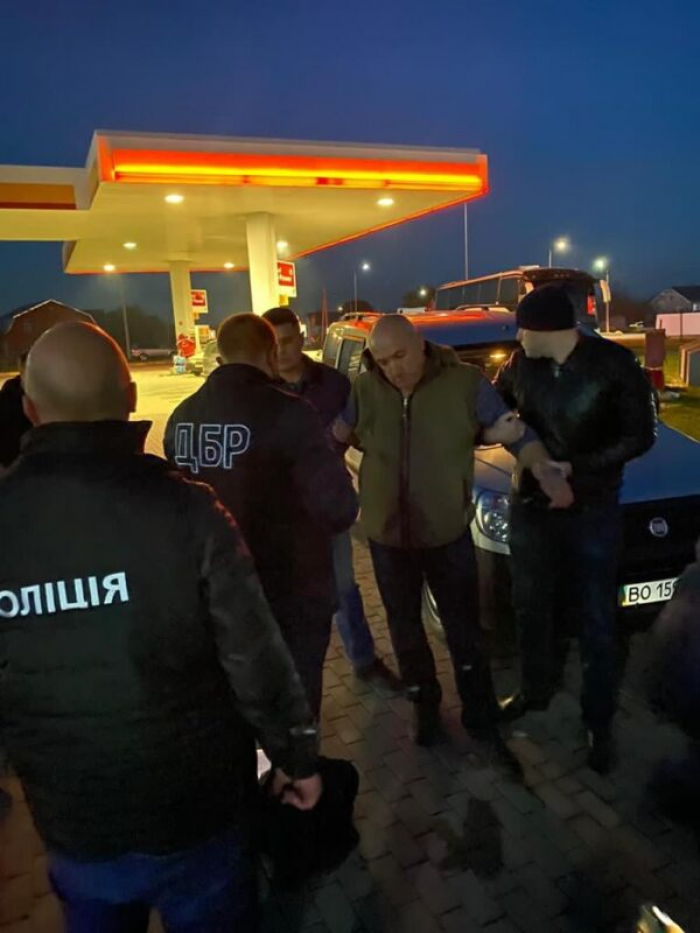 Нещодавно призначеного головного лісівника Закарпаття у Чернівцях затримало ДБР