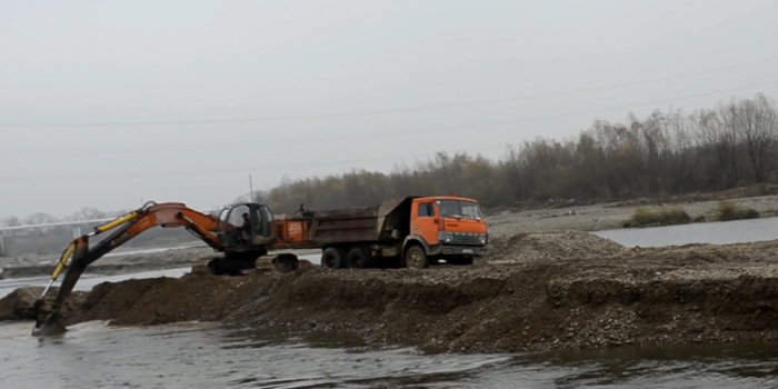 На Іршавщині судитимуть чоловіка за видобуток гравію на понад 90 тис. грн