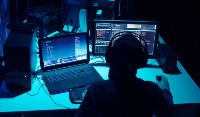 На Закарпатті затримали 23-річного хакера, який продавав дані з чужих карток
