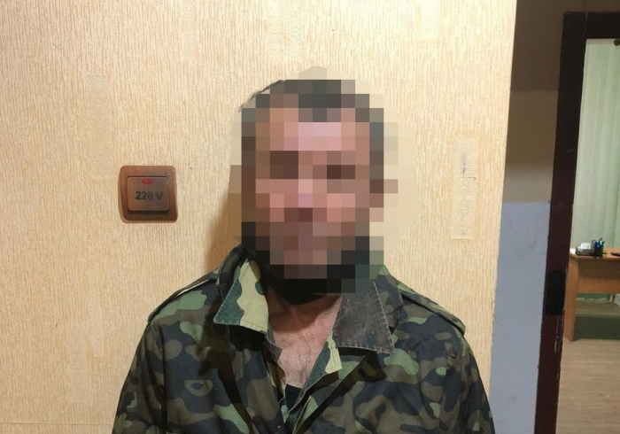 Проник в масці на подвір'я: на Закарпатті чоловік з ножем напав на 56-річну жінку