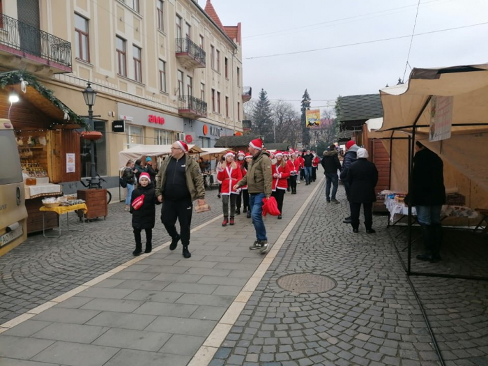 В центрі Ужгорода стартував парад Миколайчиків (ФОТОФАКТ)