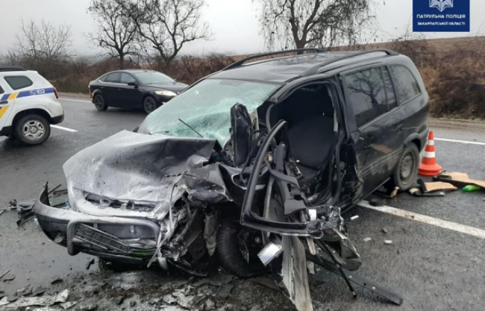Переломи та травми: стало відомо про стан потерпілих у ДТП на Мукачівщині (ФОТО)