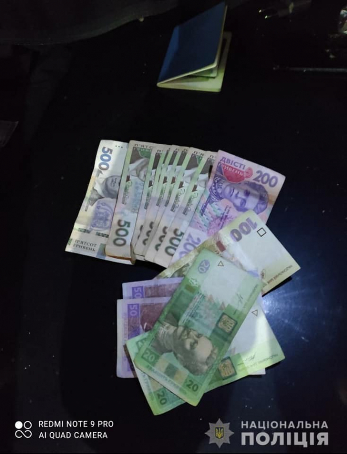 В Ужгороді  правоохоронці затримали таксиста, який пограбував пасажира 
