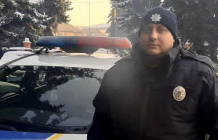 На Закарпатті дільничний врятував чоловіка від самогубства