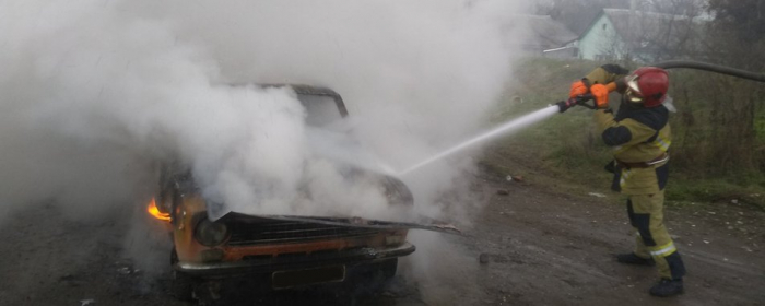 В Ужгороді під час руху загорівся автомобіль