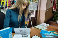 Інна Магас - в ужгородській книгозбірні: «Люблю, щоб книга мала гепіенд»