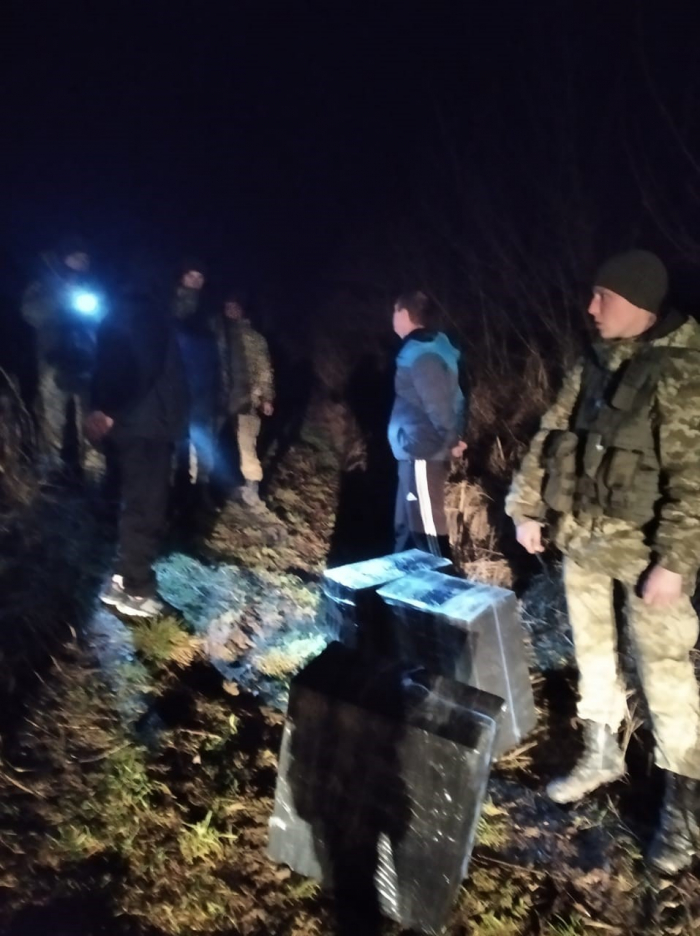 Неспокійна ніч на кордоні: затримано контрабандистів