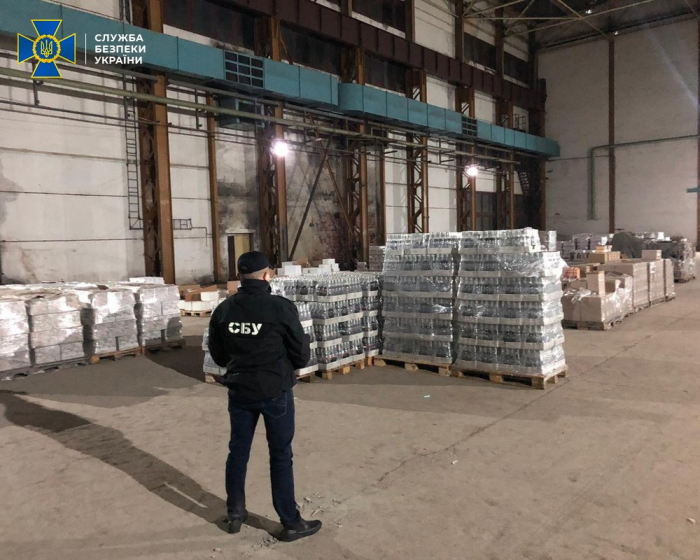 На Закарпатті виявлено склади з фальсифікованим алкоголем на більше ніж 15 мільйонів гривень (ФОТО)