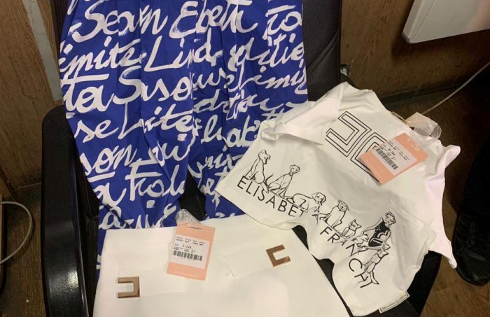 На Закарпатті митники вилучили незадекларований дитячий одяг, сумки та рюкзаки