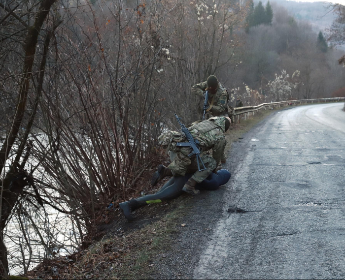 На Закарпатті контрабандистів-«водолазів» зупиняли пострілами