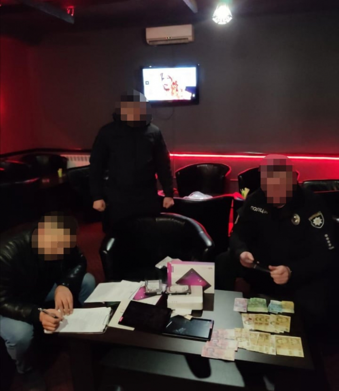 На Тячівщині та в Ужгороді правоохоронці "накрили" незаконні казино (ФОТО)
