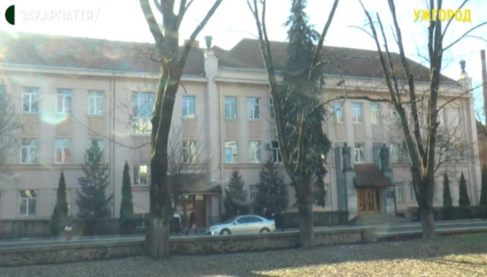 В Ужгороді за 11,5 мільйонів гривень відремонтують фасад СБУ та сквер Героїв Майдану