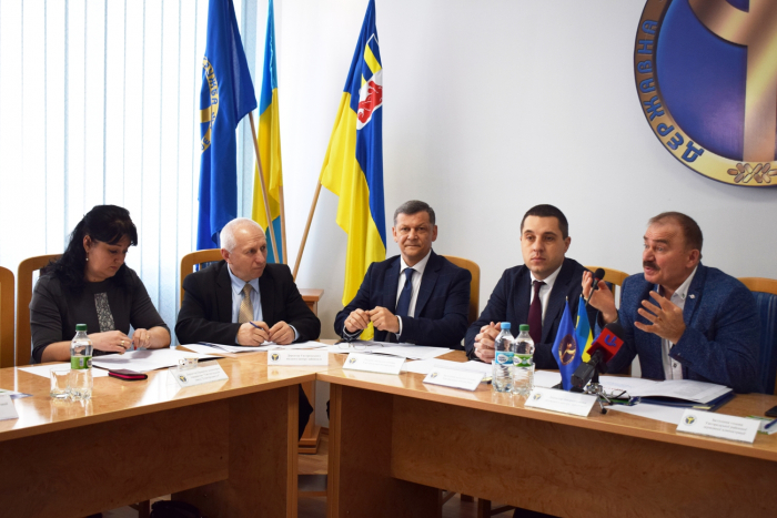 В Ужгороді обговорювали, як вирішити проблему дефіциту кадрів