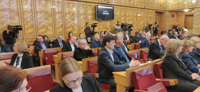 Депутати Закарпатської облради звернулися до керівництва держави. Що просять?