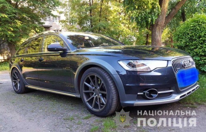 В Мукачеві з гаража викрали Audi A6