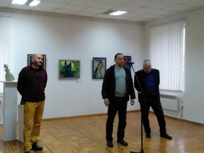 У Хусті відкрили цікаву виставку: зібрано роботи випускників закарпатських закладів художньої освіти