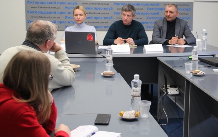 Як відрізняти в інфпросторі правду від обману – говорили в Ужгороді