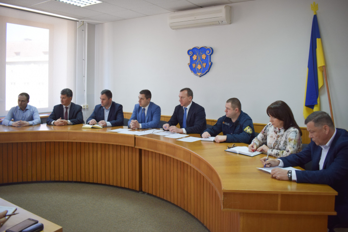 Відзавтра в Ужгороді призупиняють роботу об'єкти загального користування. Усі деталі