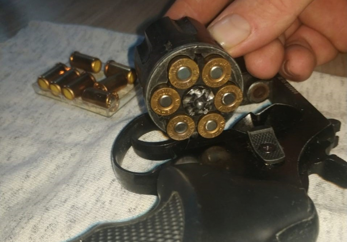 Небезпечні знахідки виявили прикордонники у пунктах пропуску на Закарпатті