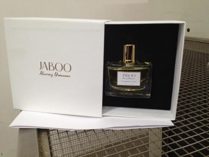 На кордоні закарпатським митникам "подарували" парфуми, гардини та карнизи для вікон