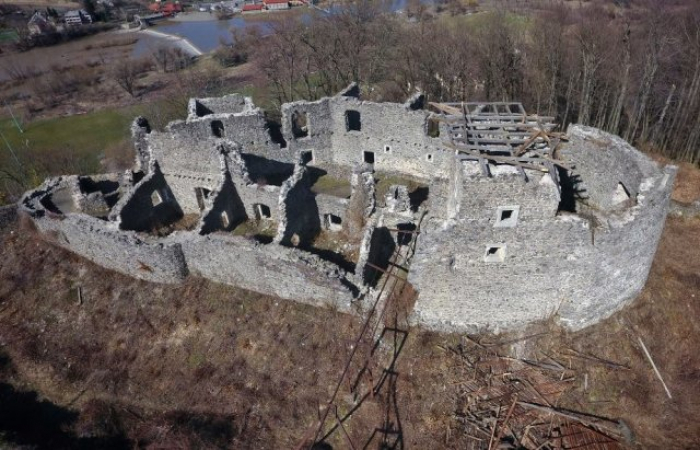 Відновити – не можна знищити: коли ж відремонтують Невицький замок?