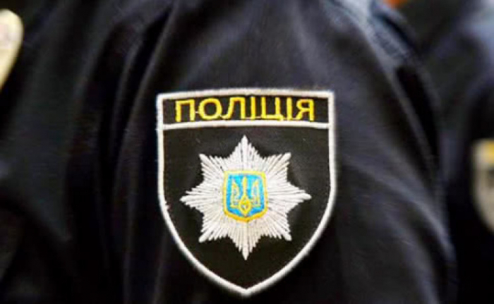 Потрощив автомобілі та вітрини і стрибнув з мосту: у центрі Ужгорода ловили правопорушника