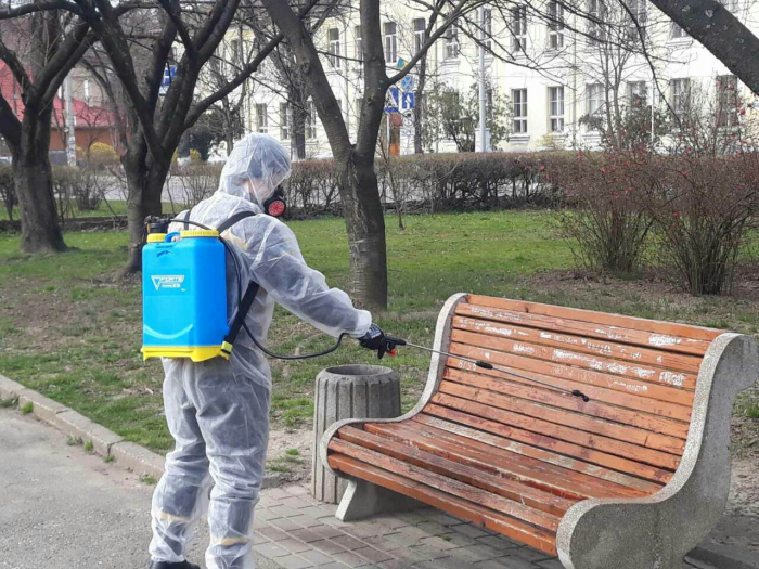 Закарпаття: рятувальники проводять дезинфекцію для протидії поширення коронавірусу