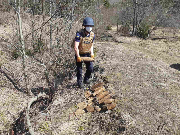 На Рахівщині турист виявив "воєнні залишки" часів Другої світової (ФОТО)