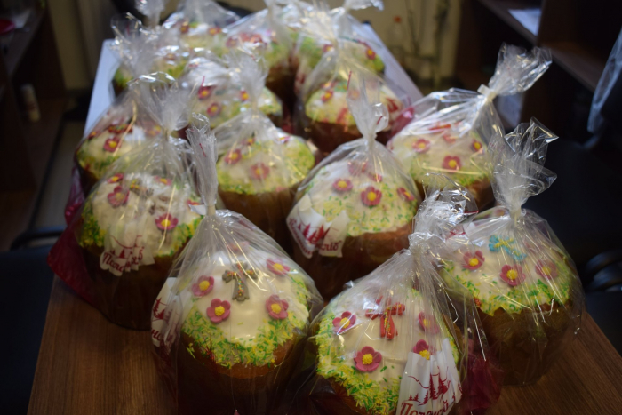 Великодній подарунок для малозабезпечених родин від працівників Ужгородської міськради