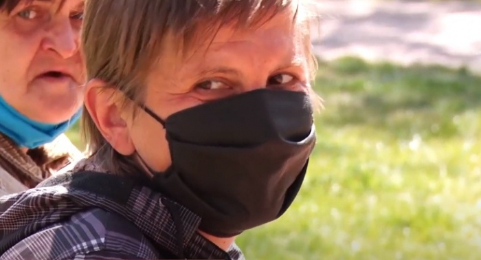 Історія однієї людини: як у Мукачеві безхатченки виживають під час карантину